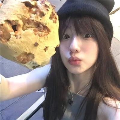 年轻女孩爱过来